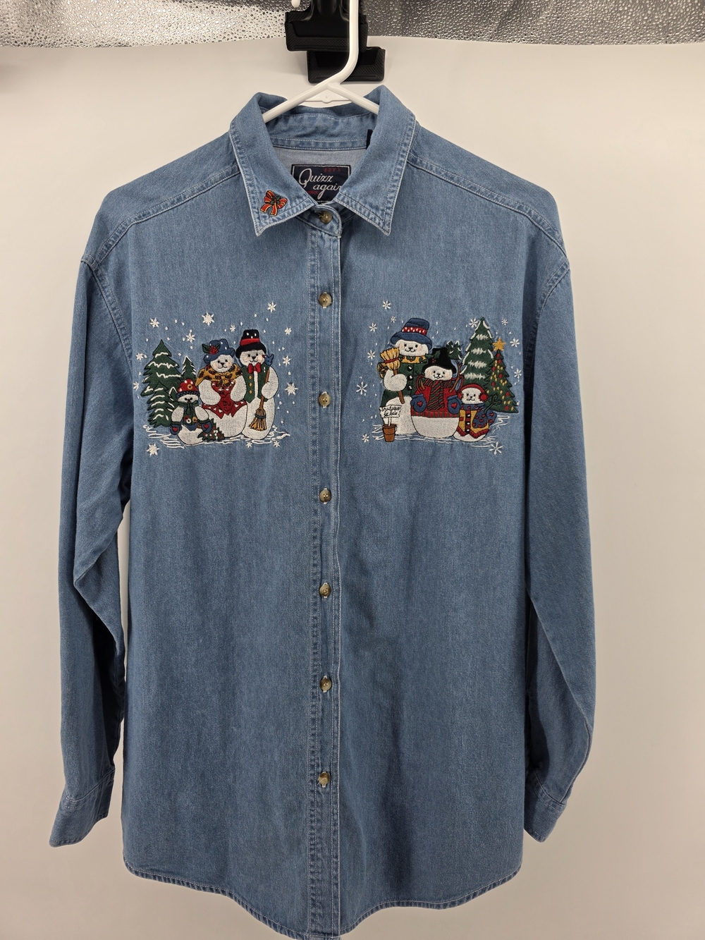 Let's Quizz Again Vintage Snowman Embroidered Denim Shirt Medium Wash Blue M